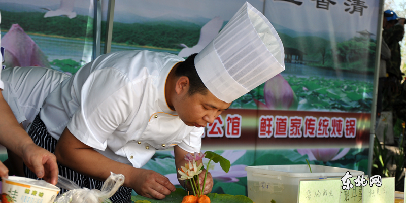 虎林市生態(tài)荷花節(jié)開(kāi)幕 千畝野荷競(jìng)綻放