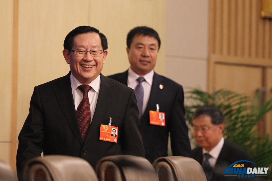 科技部部長萬鋼就“創(chuàng)新驅(qū)動(dòng)發(fā)展戰(zhàn)略”答記者問