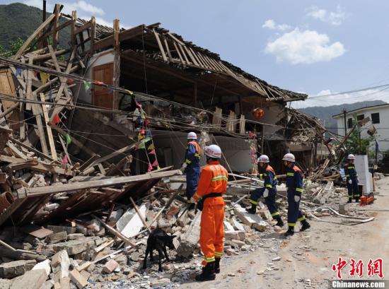 四川雅安地震死亡人數(shù)達156人