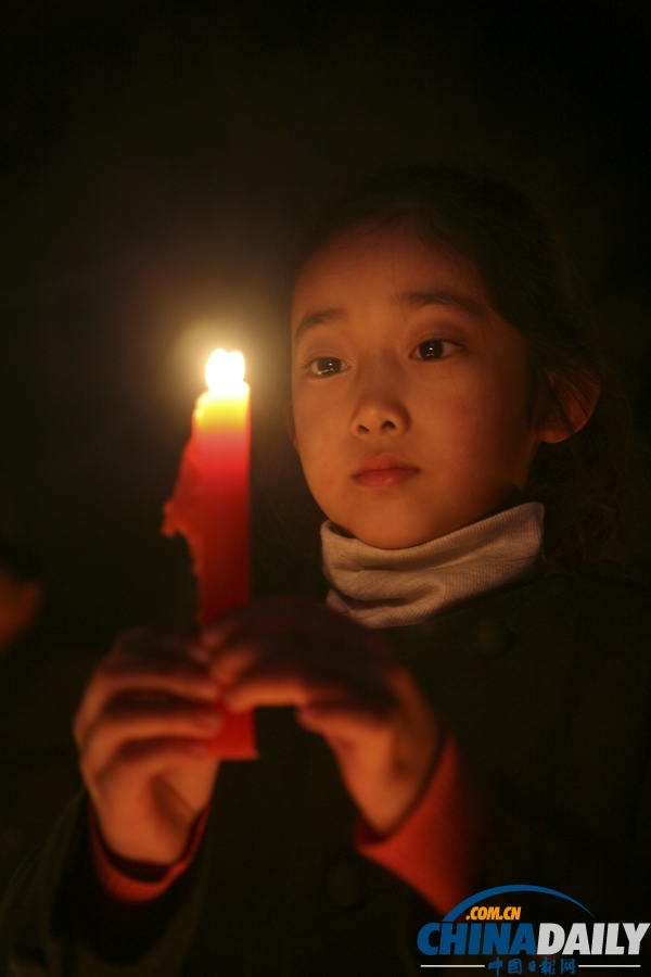 中國日報(bào)聚焦蘆山地震之祈福篇