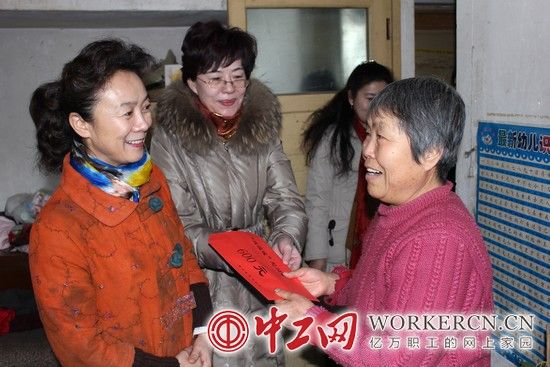 嘉峪關(guān)市總工會(huì)主席梁曉梅：鋼城職工的“娘家人”