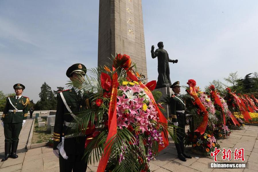沈陽舉行“緬懷革命先烈弘揚(yáng)民族精神”活動