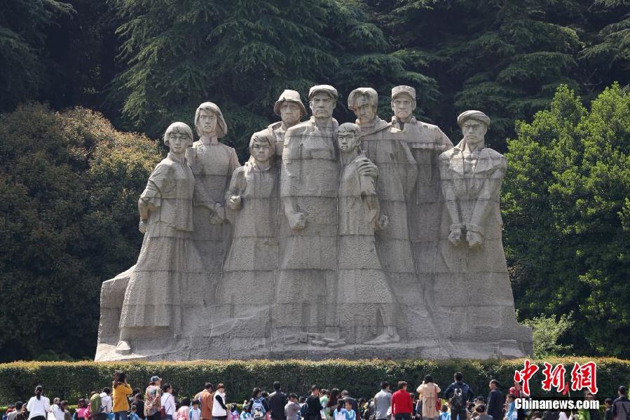 沈陽(yáng)舉行“緬懷革命先烈弘揚(yáng)民族精神”活動(dòng)
