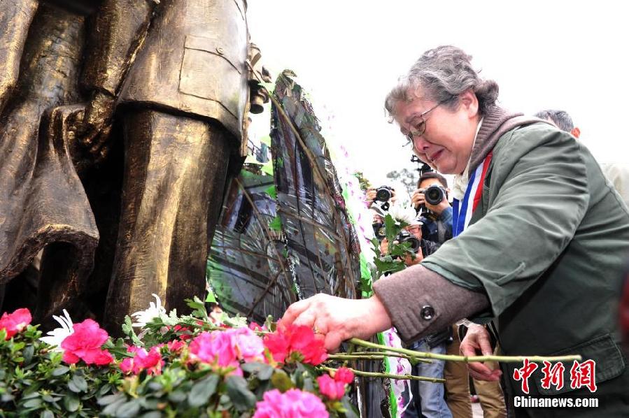 重慶抗美援朝老兵悼念為國捐軀戰(zhàn)友