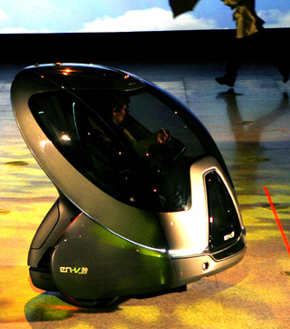 通用電動(dòng)聯(lián)網(wǎng)概念車(chē)上海全球首發(fā)
