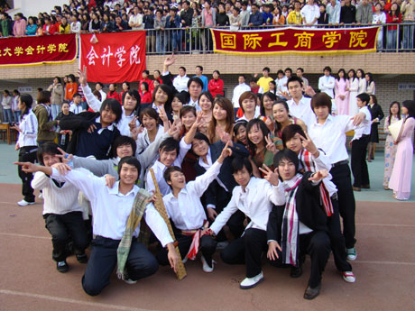 立足本土，全面推進(jìn)教育國際化——專訪云南財經(jīng)大學(xué)黨委書記羅明義