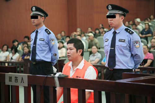 云南蒙自警察開槍殺人案二審開庭