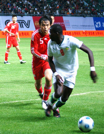 沒輸就算贏了！國足0-0撼平塞內(nèi)加爾(組圖)