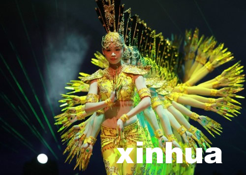 關(guān)注貧困殘疾兒康復(fù)晚會(huì)上演