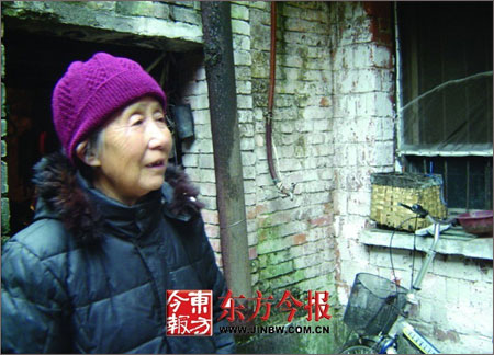 南陽(yáng)桐柏老教師撿廢品資助貧困生 幫了400多人