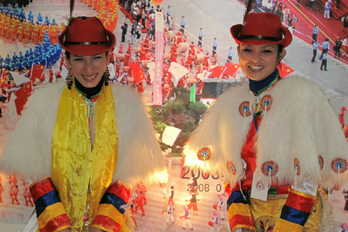 穿梭國際旅交會(huì) 玩遍地球村