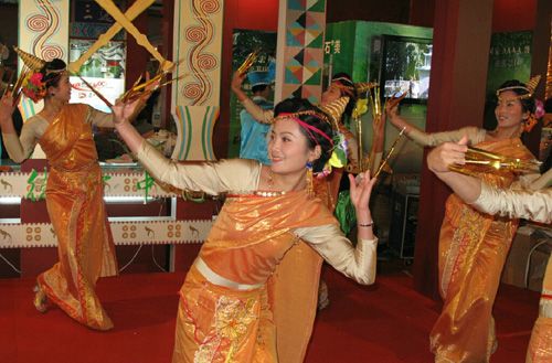 穿梭國際旅交會(huì) 玩遍地球村