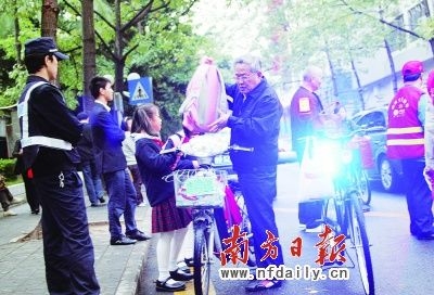 深圳傳多名學(xué)生頻遭綁架 政府不公開(kāi)信息