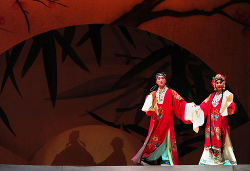 臺灣藝人中原獻(xiàn)演《李香君》