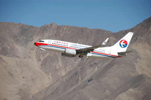 東航B737—700飛機(jī)RNP精密導(dǎo)航成功試飛拉薩機(jī)場