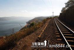 金飛豹和費(fèi)宣徒步重走滇越鐵路