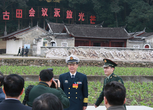 劉云山：發(fā)揚古田會議精神 提高黨的執(zhí)政水平