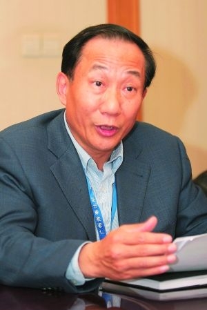 廣州海事法院院長(zhǎng)公費(fèi)出國(guó)旅游被免后復(fù)出