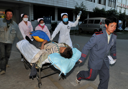 昆明新機(jī)場在建橋梁垮塌7人死亡34人受傷(圖)