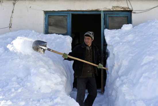 新疆發(fā)生雪災5000余人轉(zhuǎn)移1人死亡(組圖)