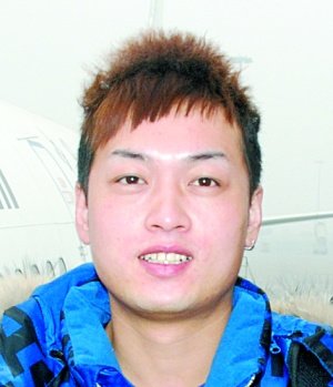 國(guó)內(nèi)首例公開(kāi)辦婚禮同性戀者每天遭數(shù)十人圍觀