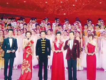 網(wǎng)友質(zhì)疑：央視春晚目標難道是劉老根大舞臺年終版