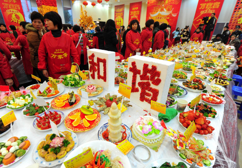 武漢：“萬(wàn)家宴”盛情慶小年