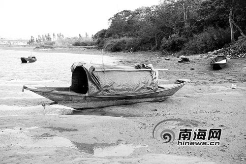 海南遭遇連續(xù)3月干旱 萬泉河大片河床裸露