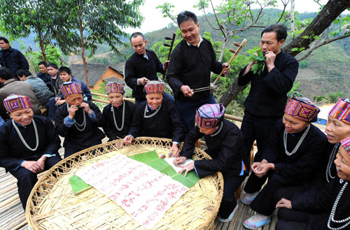 云南文山傳承發(fā)揚壯族古老歌書