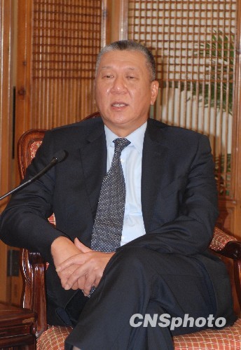 澳門首任特首何厚鏵被增選為全國(guó)政協(xié)副主席