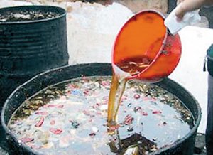 中國(guó)人一年吃掉300萬(wàn)噸地溝油 徹底禁絕需10年
