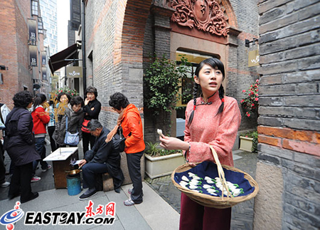 石庫(kù)門(mén)文化周展現(xiàn)老上海情調(diào) 花樣美女旗袍秀助興