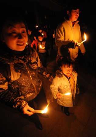 南京：燭光照亮“地球一小時(shí)”之夜