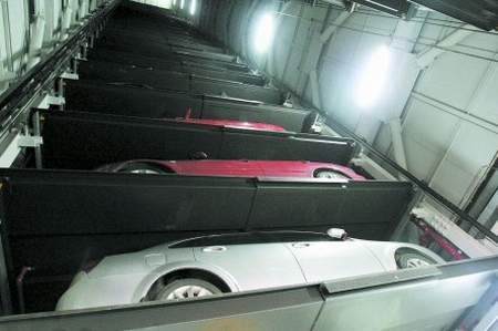 20層樓高 成都最大立體車庫(kù)能停250輛車