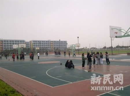 上海工會學(xué)院女生殞命校園 浮尸現(xiàn)河道