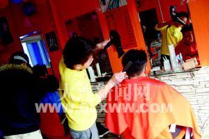 因房價(jià)工資上調(diào) 大連中小理發(fā)店價(jià)格翻倍