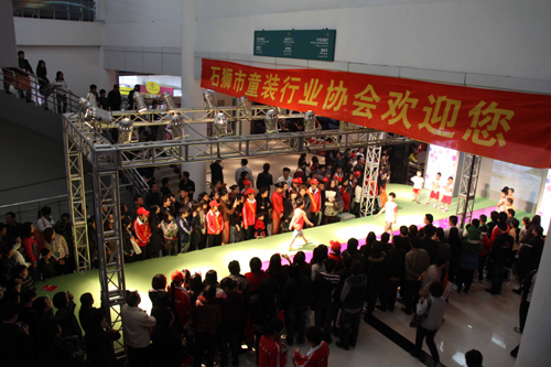兒童服裝秀“海博會(huì)”掀起最新款式流行熱潮