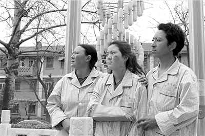 女孩卓瑪來(lái)京治療