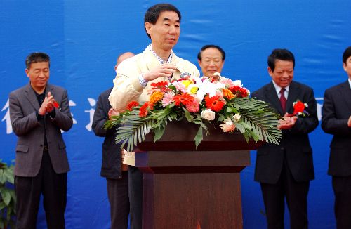 全國自行車環(huán)浉河大賽開幕 海內(nèi)外千余名選手角逐