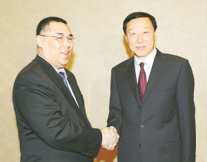 羅志軍會見澳門特區(qū)行政長官崔世安
