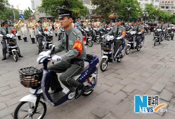 北京東城警方成立校園保安電瓶車巡邏隊(duì)
