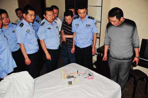 河南固始警方強(qiáng)力開展網(wǎng)吧、旅館等行業(yè)安全檢查整治行動(dòng)