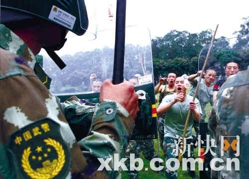 廣州武警特戰(zhàn)隊(duì)配發(fā)反恐儀器備戰(zhàn)亞運(yùn)安保