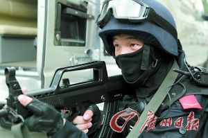 廣州武警特戰(zhàn)隊配發(fā)反恐儀器備戰(zhàn)亞運安保