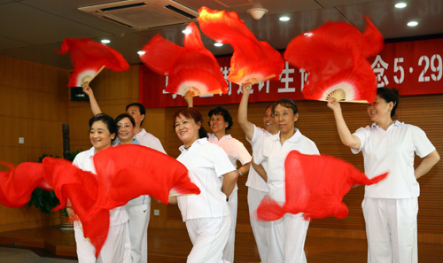馬家堡街道舉辦文藝匯演紀(jì)念計生協(xié)會成立30周年