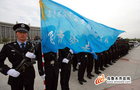 烏魯木齊成立飛虎突擊隊 擔(dān)負(fù)反恐防暴任務(wù)(圖)