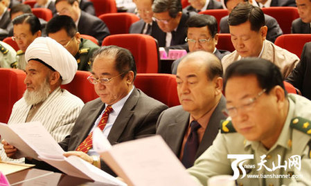 新疆確定系列民生建設項目 養(yǎng)老保險將全覆蓋