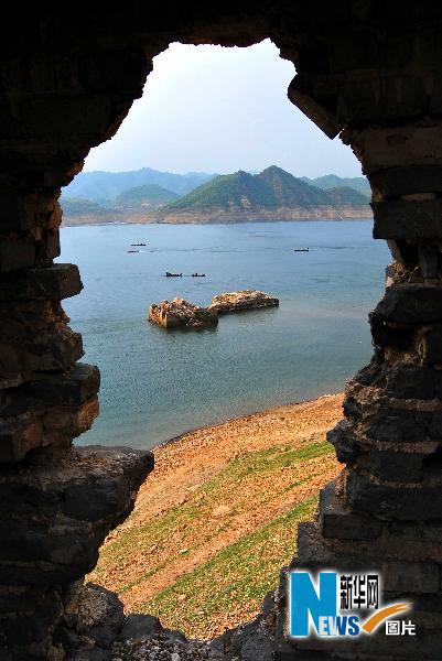 河北潘家口水庫(kù)“水下長(zhǎng)城”主體再次浮出水面(圖)