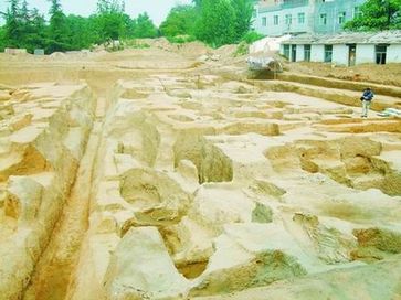洛陽發(fā)現(xiàn)大型西周洛邑祭祀遺址 有灰坑90座