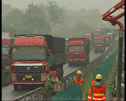 京張高速被稱造價30億停車場 堵車已影響工農(nóng)業(yè)